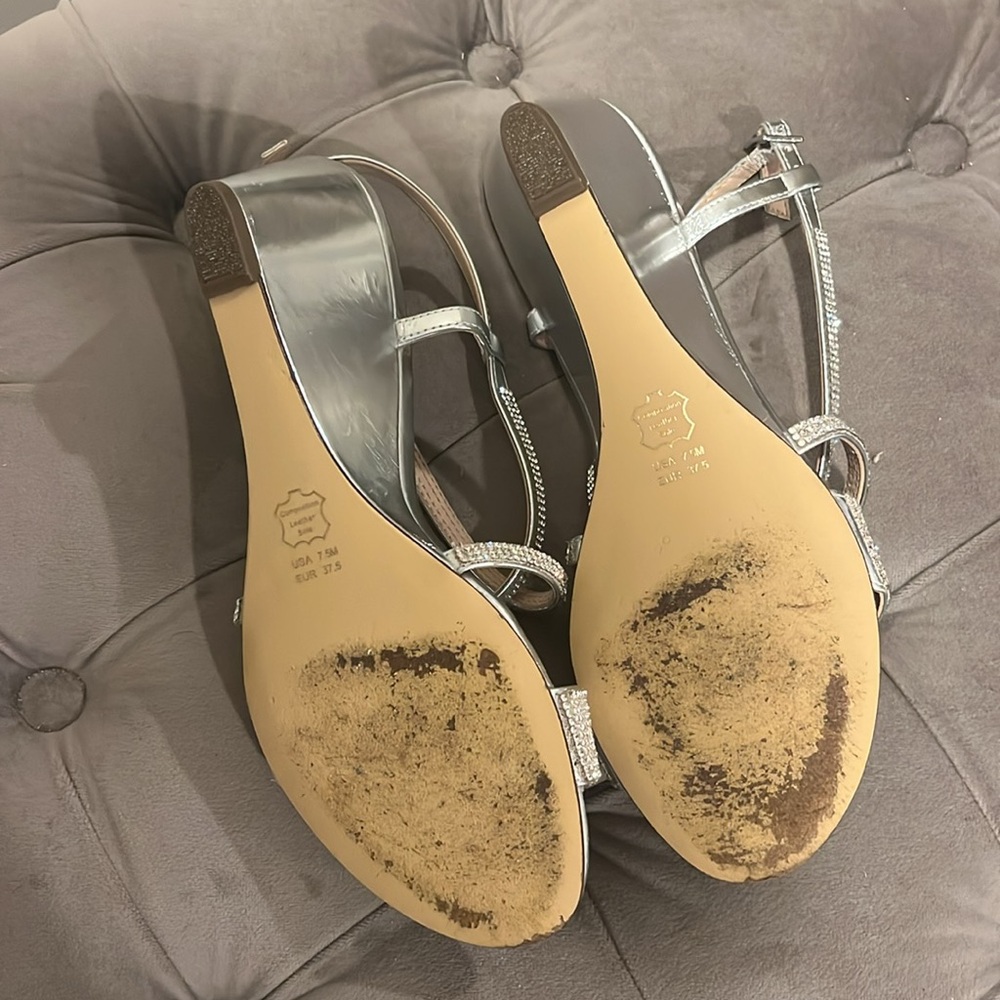 NINA’S SILVER STRAPPY WEDGE SANDAL FOR A WEDDING OR SPECIAL OCCASION/ SILVER 7.5 - Picture 3 of 4